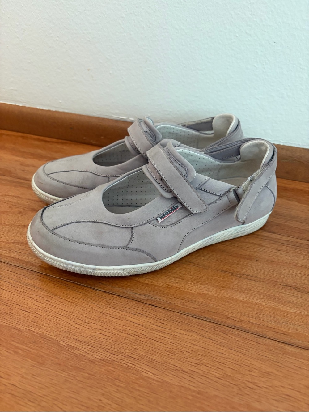 Mephisto Mobils Mary Jane Sneakers with Velcro Strap - Picture 4 of 9